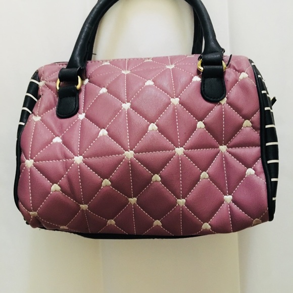 ‼️SOLD‼️Betsey Johnson purse‼️ - Picture 2 of 4